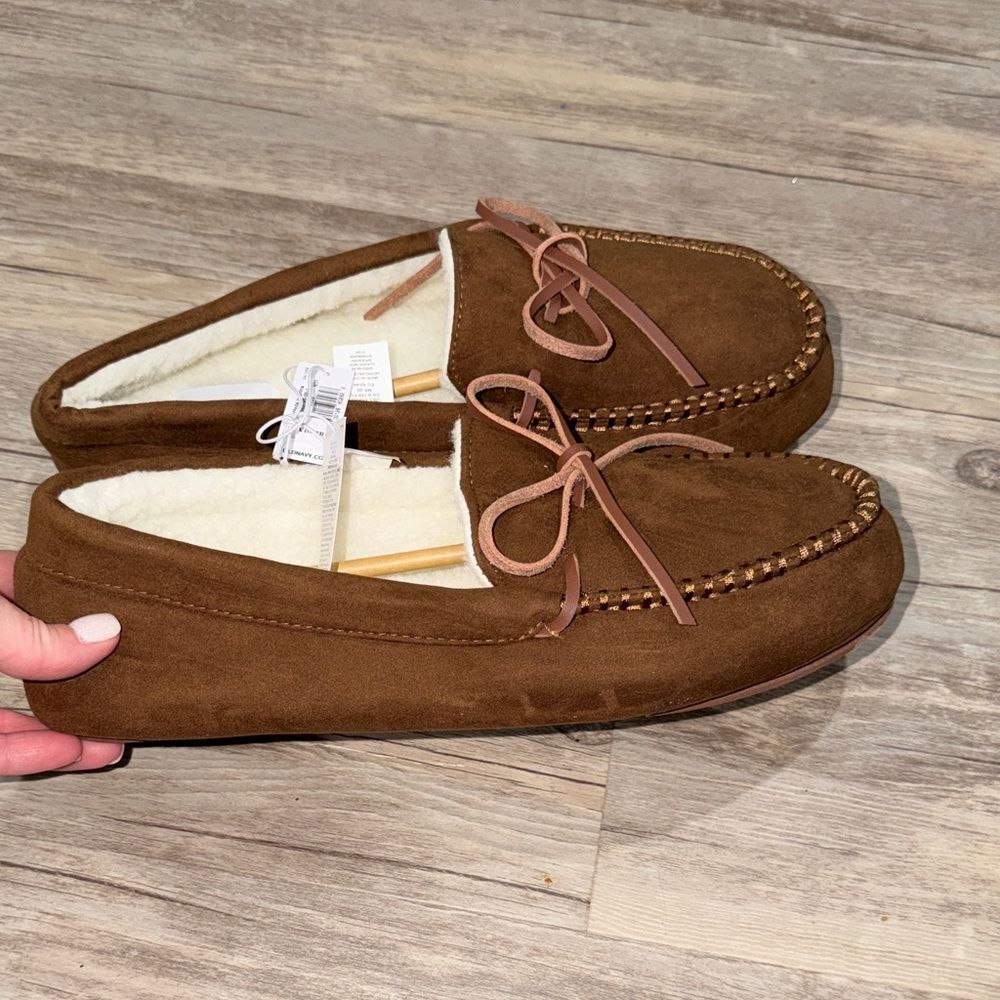 Old Navy Brown Suede-Look Men's Moccasin Slippers with Cream Lining